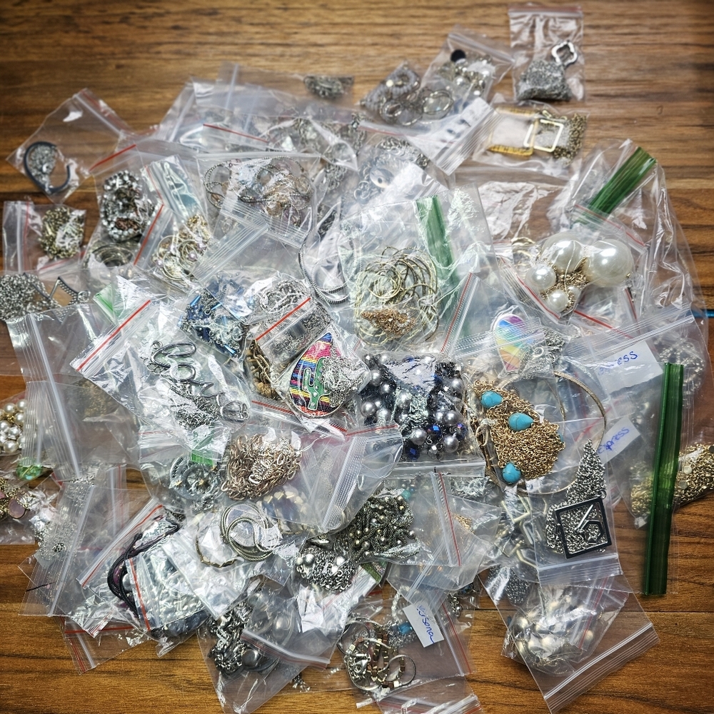 Dainty And Small Necklace Grab Bag Lot 4 Pounds Wearable Necklaces